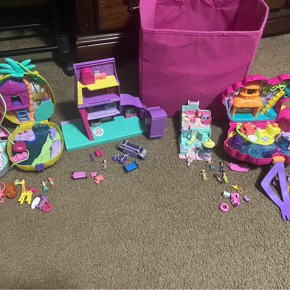 Polly Pocket Sets with Accessories